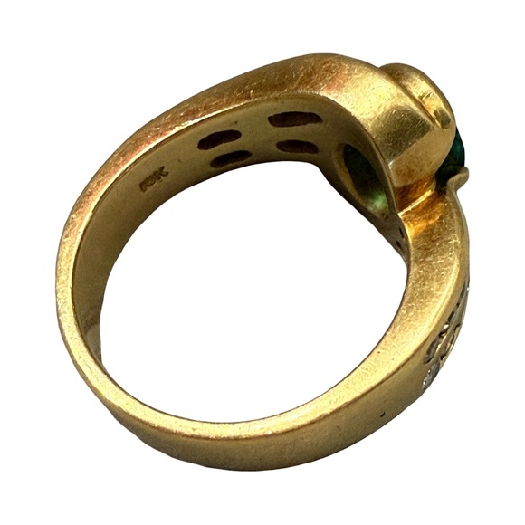 Solid 18k Gold Emerald Ring with Diamonds! - Picture 5 of 16